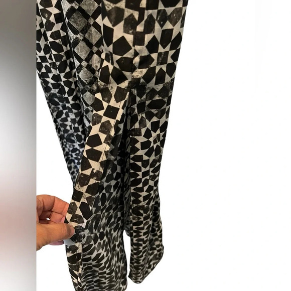 Michael Kors Women’s Size Med Grey Black White Geo Maxi Dress Slits Tie Waist - Picture 4 of 9